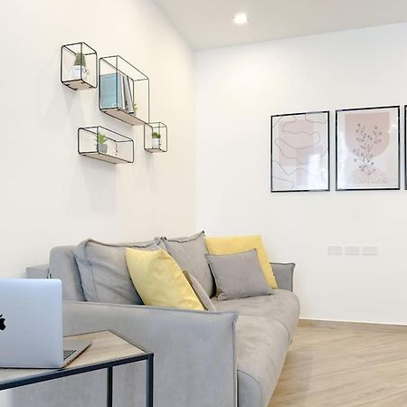 Lusso In Centro Storico - Wifi - Ac Apartment Savona Bagian luar foto