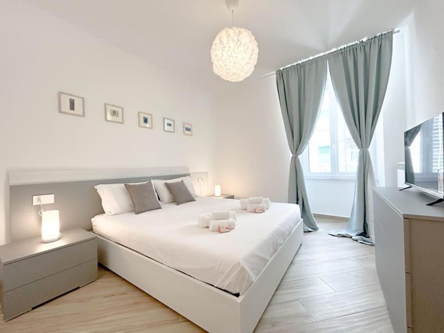 Lusso In Centro Storico - Wifi - Ac Apartment Savona Bagian luar foto
