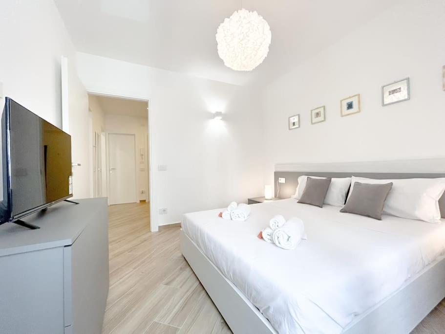 Lusso In Centro Storico - Wifi - Ac Apartment Savona Bagian luar foto